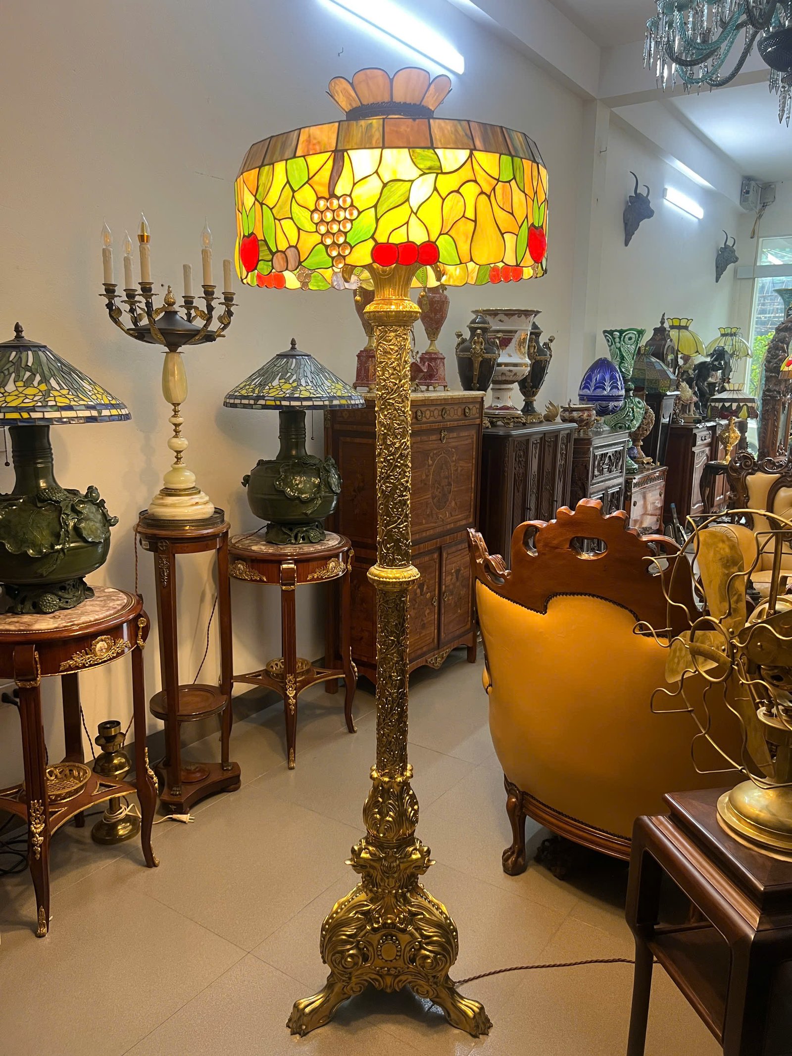 Cây đèn TYFFANY siêu vip