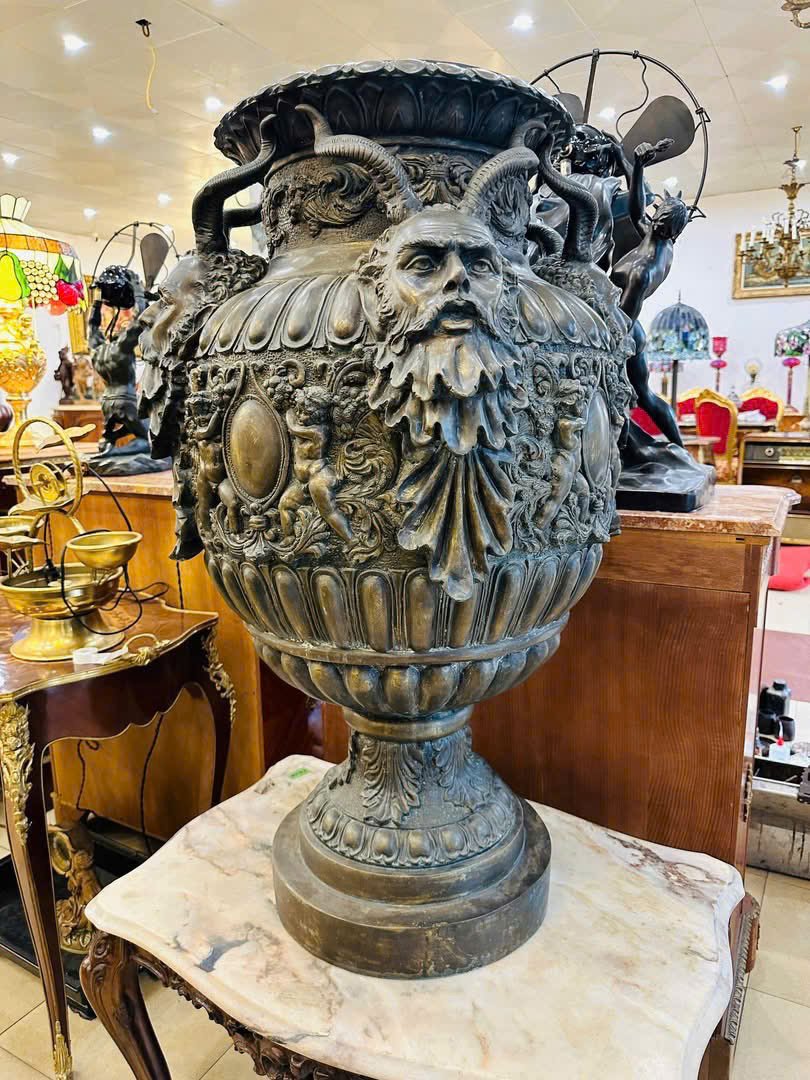 Bình đồng nghệ thuật